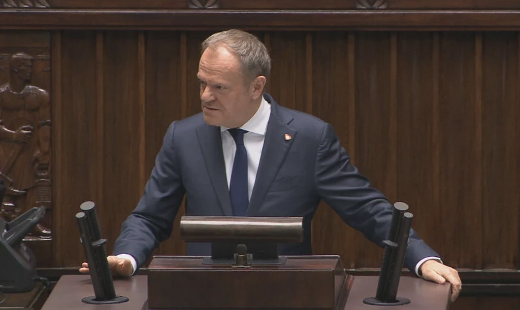 Donald Tusk zapowiedział w Sejmie, że organizowane będą szkolenia wojskowe dla mężczyzn w Polsce