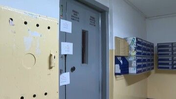 Lublin. Mężczyzna wpadł do szybu windy. Nieoficjalnie: spadł z czwartego piętra