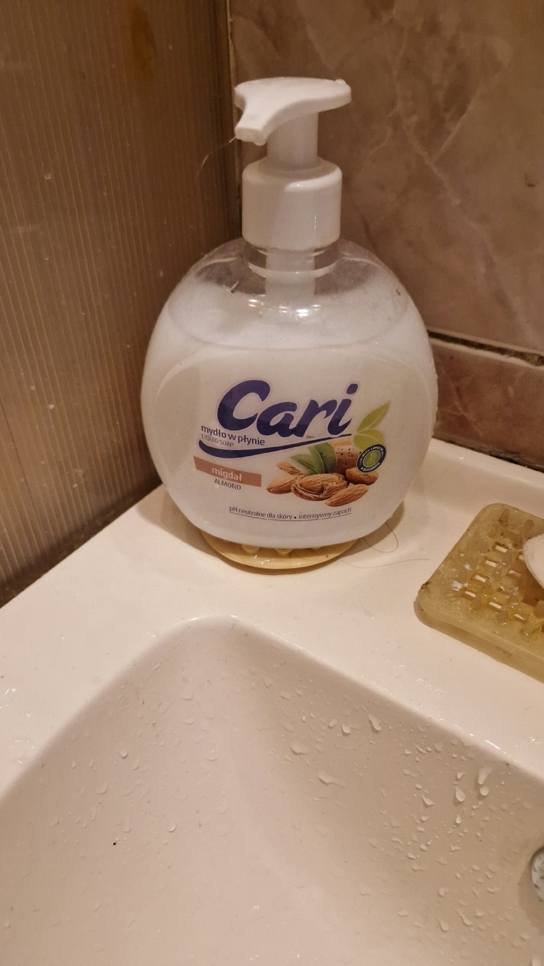 b86c9a79-133f-464b-8d67-eebc22c3e556