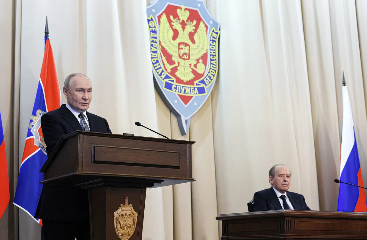 FSB, czyli następca KGB, rozszerza swoją władzę w Rosji Putina