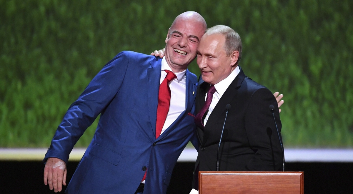 FIFA "przyjmie powrót Rosji z zadowoleniem". UEFA zamierza się zbuntować
