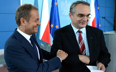 Ponad 8 tysięcy stołków dla ludzi PO i PSL