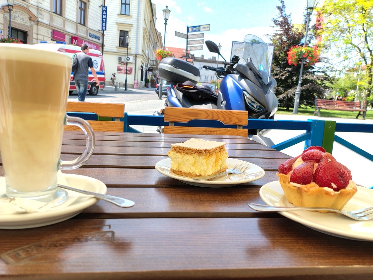 e27a4bc6-0f70-4bf4-9424-9588a6c4ecb2