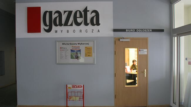 Policja próbowała zabrać laptopa dziennikarzowi "Wyborczej". Bo polityk PiS dostał pogróżki