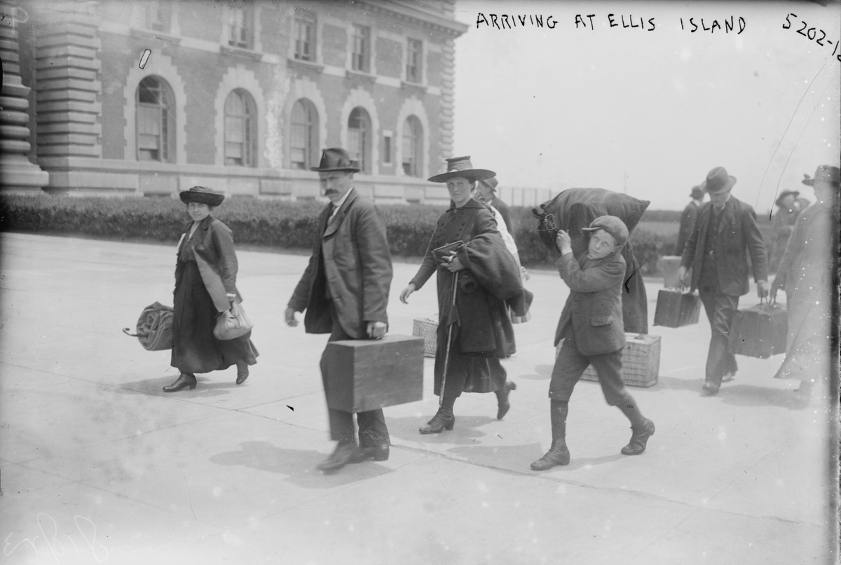 Z czym mierzyli się imigranci w USA na długo przed powstaniem ICE? Wiele osób nie mogło czuć się bezpiecznie