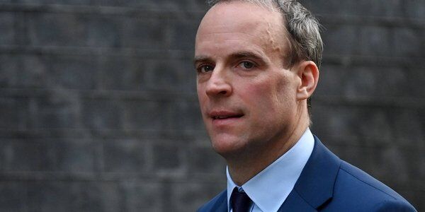 Brytyjski minister: Rosyjscy zbrodniarze mogą odbywać karę w naszych więzieniach