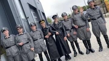 Holandia. W przebraniu nazistów udawali, że "likwidują" żydowskiego więźnia. Kolejne zatrzymania