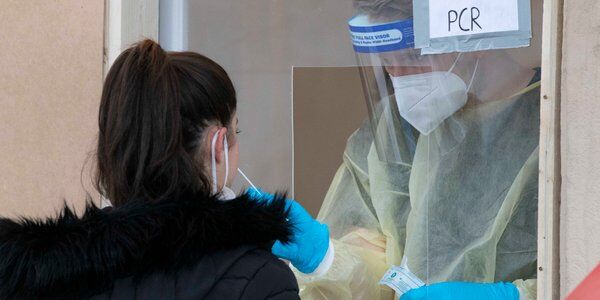 Pierwszy przypadek Omikrona w Polsce. Próbkę pobrano na Śląsku