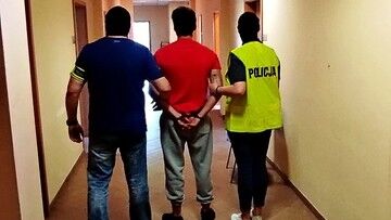 Łódzkie: może trafić do więzienia na pięć lat. Za kradzież butelki wina