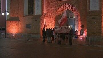 Msza smoleńska. W kościele Jarosław Kaczyński, Mateusz Morawiecki i inni politycy PiS