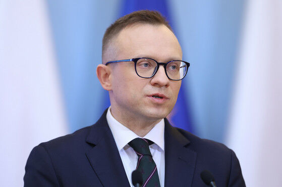 Rząd bez sensu wysłał 15 mln ulotek. Wiceminister: przeczytać i wyrzucić