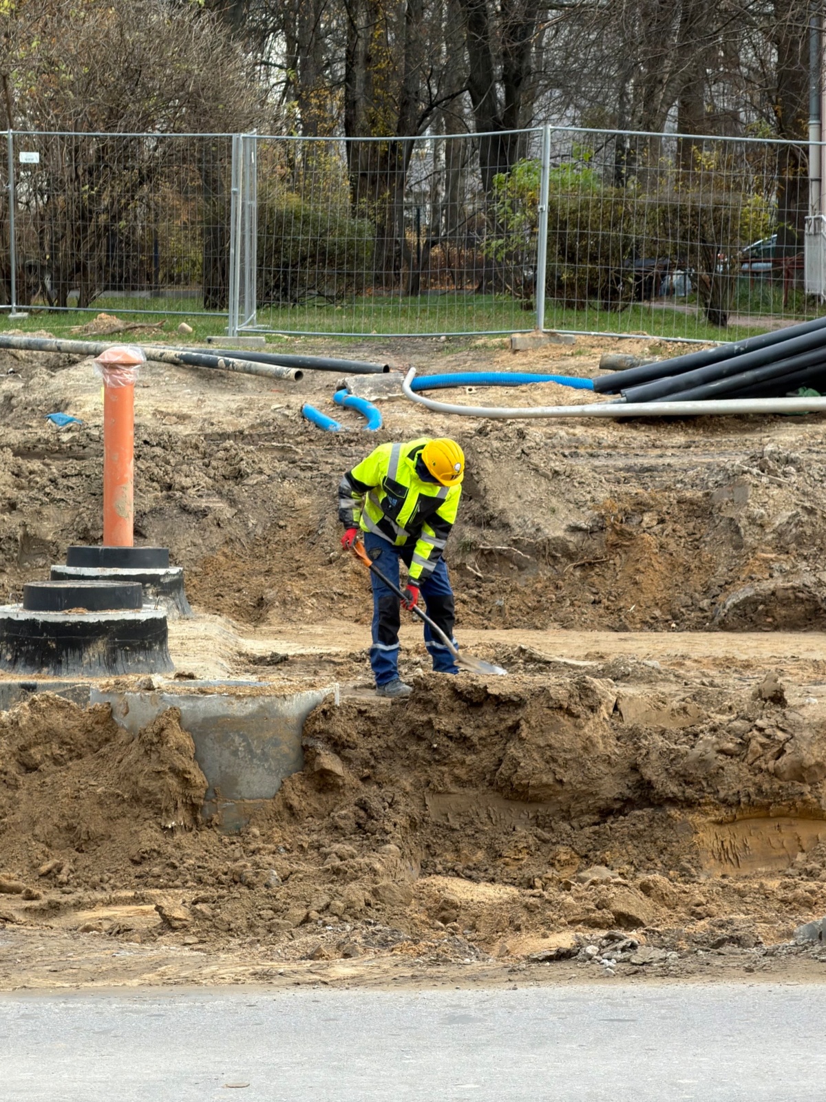 b7e90e5d-7b66-4342-a716-3f5d0f750eb0