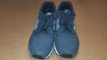 Ostrowiec Świętokrzyski. Zostawił na miejscu przestępstwa buty. Następnego dnia wpadł w ręce policji