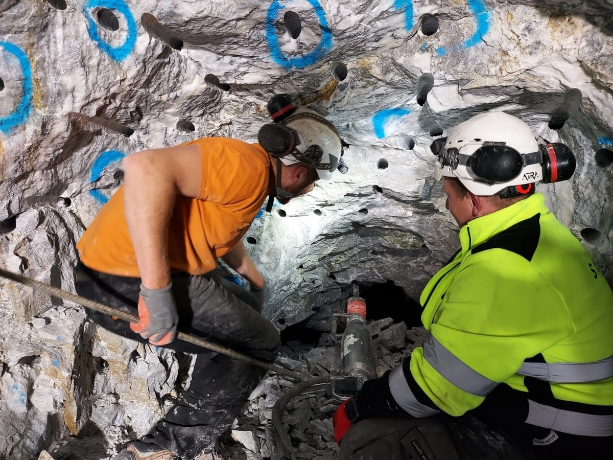 Jaskinia wielkości Stadionu Narodowego