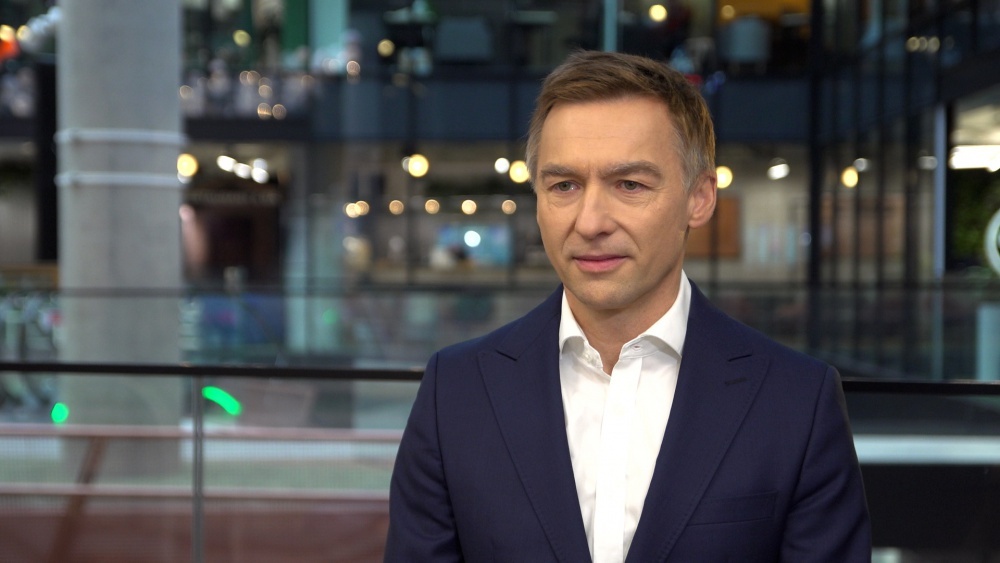 Temat deregulacji dominuje media tradycyjne i społecznościowe. Więcej pozytywnej narracji niż negatywnych uwag