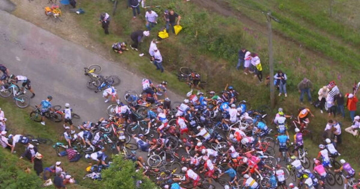 Wypadek na Tour de France. Kraksę spowodował kibic