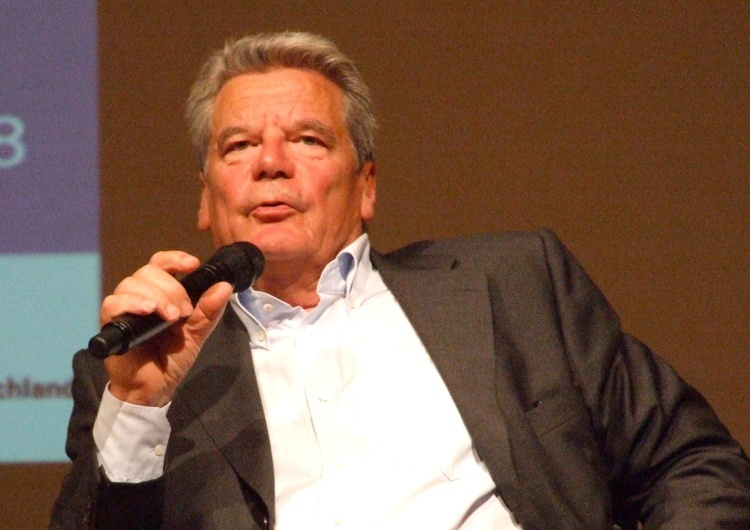 Były prezydent Niemiec uderza w Merkel. „Dlaczego głos Polaków traktowaliśmy…”