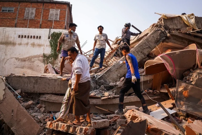 Trzęsienie ziemi w Myanmarze pogarsza jeden z największych i najbardziej zaniedbanych kryzysów humanitarnych na świecie...