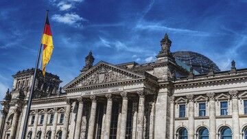 Niemcy. SPD zatwierdziła umowę koalicyjną z Zielonymi i FDP