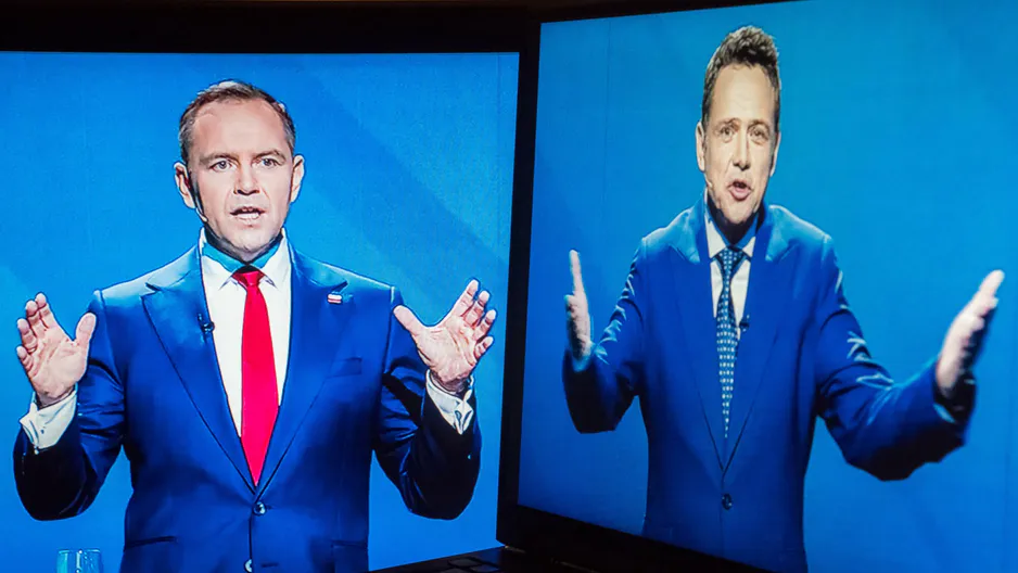 Sprawdzili, jak cztery telewizje pokazują kandydatów. "Dwa światy"