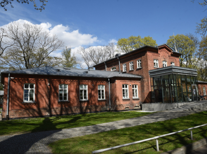 80 lat domków fińskich na warszawskim Jazdowie – osiedle wciąż tętni życiem (wideo)