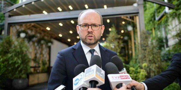 Wiceszef MSZ: UE chce nas podzielić. To państwa są jej właścicielami