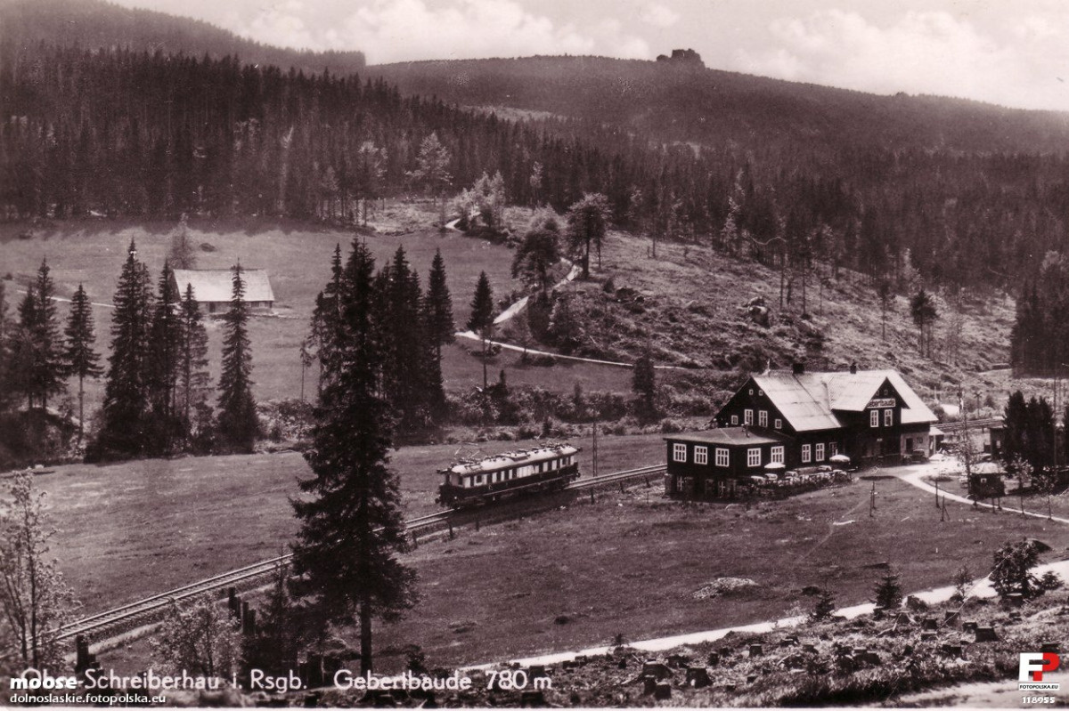 18a69d51-6909-42b9-a571-e3ea63b38471