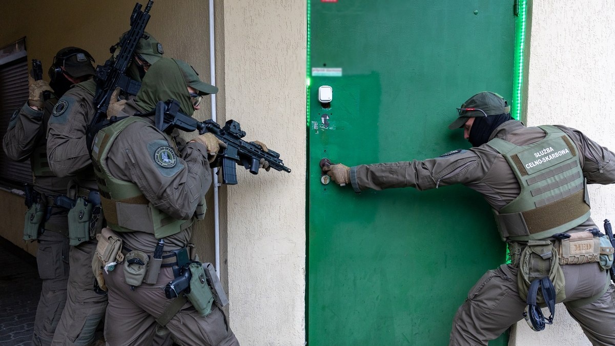 Brawurowa akcja KAS. Zlikwidowano 23 nielegalne salony gier