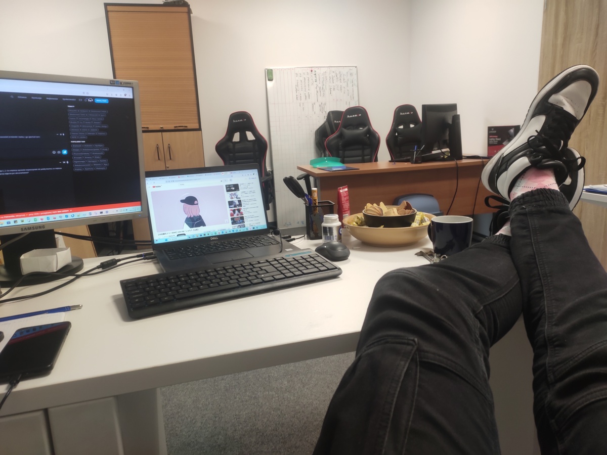 3ba627d1-53d5-4f15-9eab-b3c08d99863a