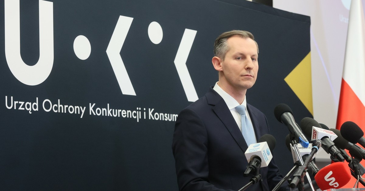 Nieautoryzowane transakcje płatnicze. Banki mają zwracać pieniądze klientom. "To nie kwestia uznaniowa. Takie jest prawo"