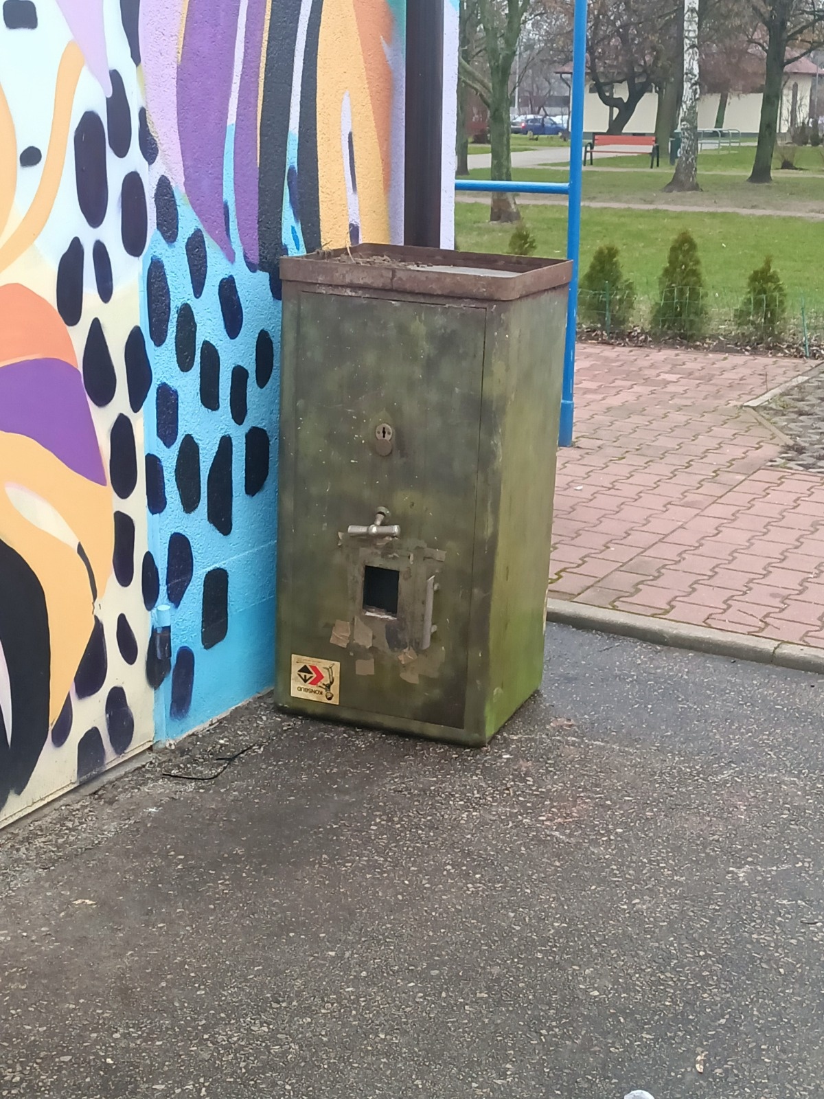 6b9fbda8-8002-4f24-8414-f2f75719d7d6