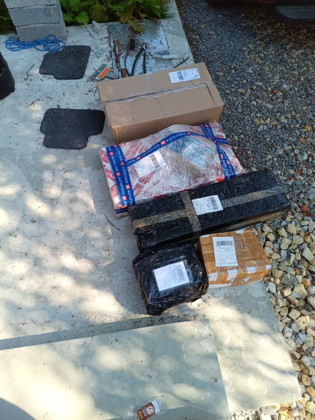 d2103740-0055-4def-a8f7-94690b909e04