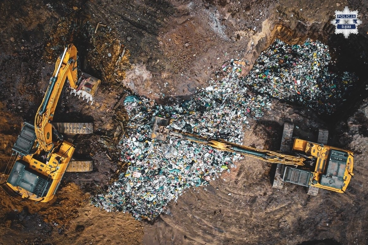 Mafia śmieciowa rozbita. Setki tysięcy ton odpadów w Śląskiem