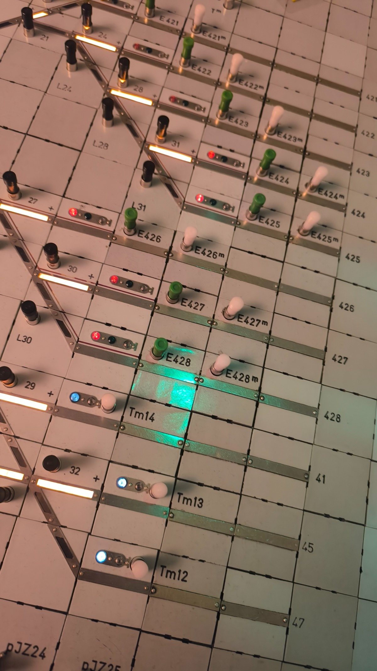 2ca95879-31db-421b-b9f6-198a3a3148eb