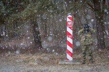 Żaryn: Walka informacyjna przeciwko Polsce służy do podważania autorytetu armii