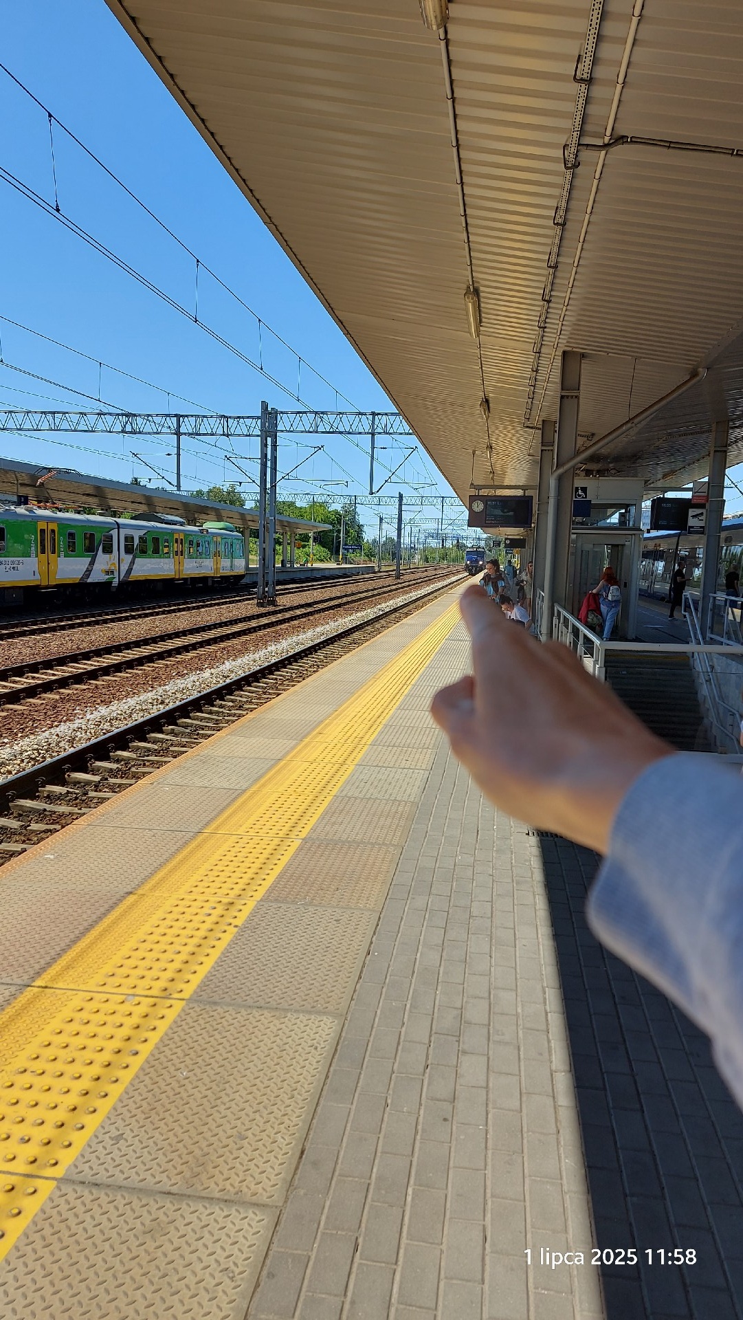 b61e9e70-3eaf-42d1-9831-c34fab536e0b