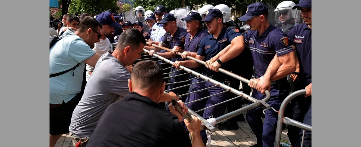 Policja w Albanii używa armatek wodnych na protestach przeciw luksusowemu kurortowi Trumpa