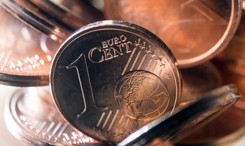 Kurs euro nie przełamał linii 4,50 zł. Nie pomogły dane o inflacji