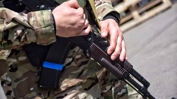 Wojna. Materiały wideo ukazujące fałszywy obraz wojny, zyskują masową popularność na TikToku