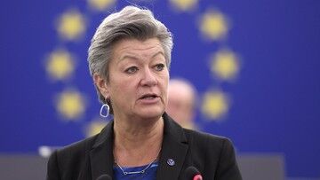 UE. Johansson: reżim Łukaszenki odpowiada za "sponsorowany przez państwo przemyt migrantów"