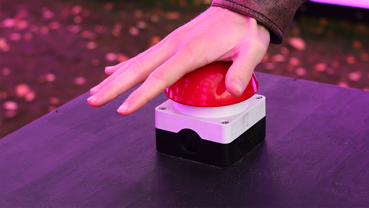 Zrobił przycisk "kill-switch" na wypadek zwolnienia z pracy i go odpalił