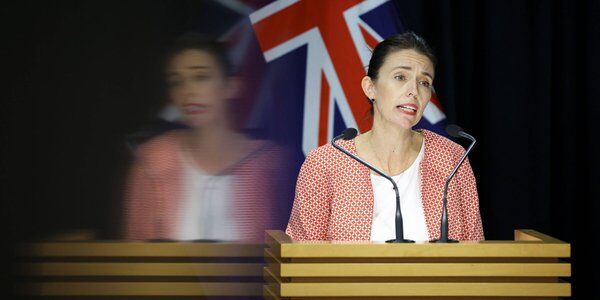 Premier Nowej Zelandii: Omikron nie kończy pandemii COVID-19