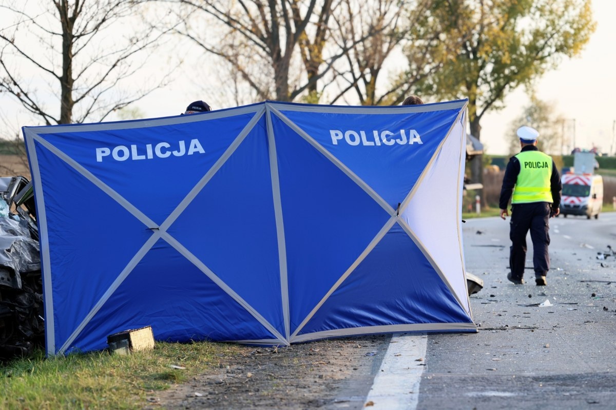 Dwie osoby nie żyją, auta spłonęły - Tragiczny wypadek na Mazurach