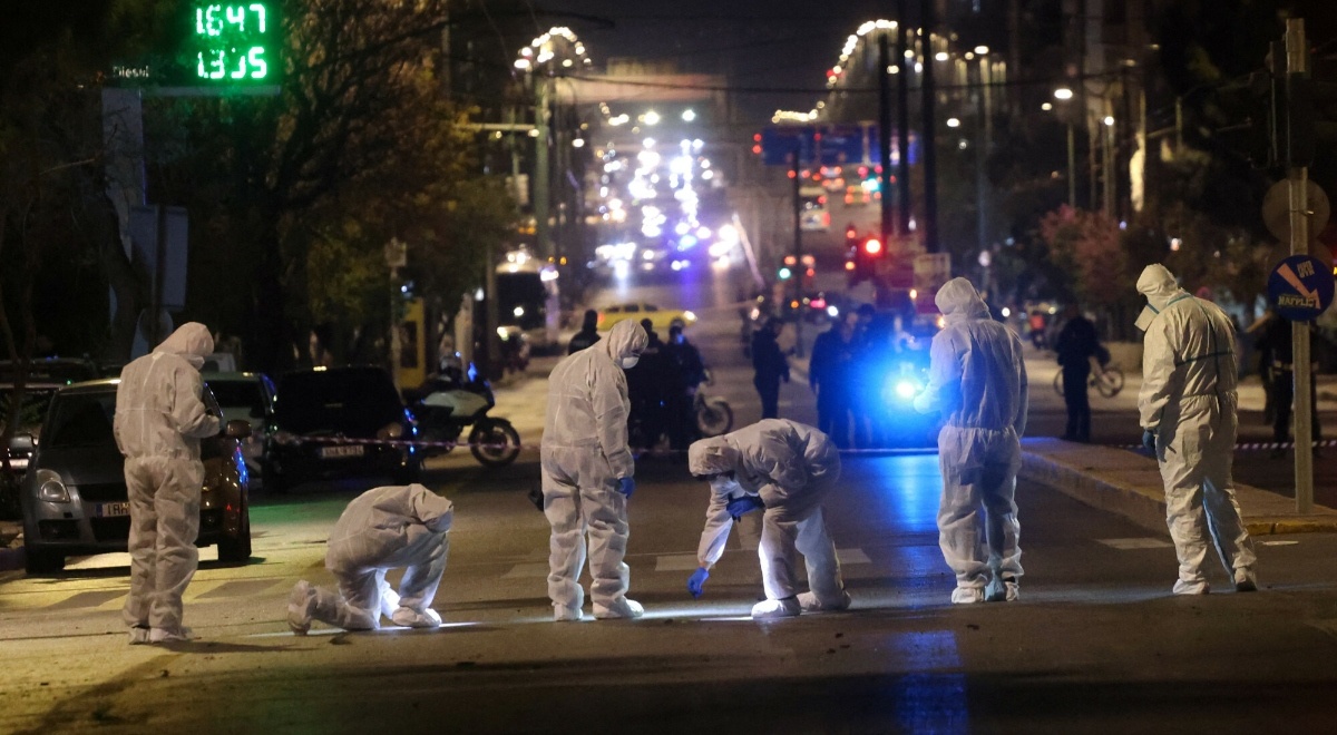 Eksplozja bomby w centrum Aten. Była w zamkniętym na kłódkę plecaku