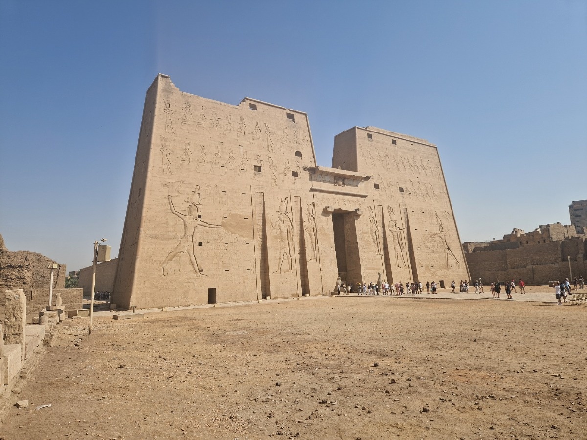 9e4117bb-de46-47f4-a691-18ddd0c8202e