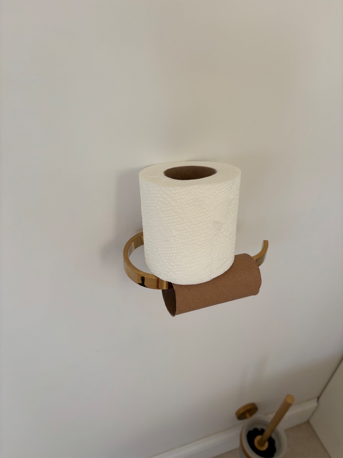 9c6112e6-90e8-43c3-9c4a-83fec664cf3a