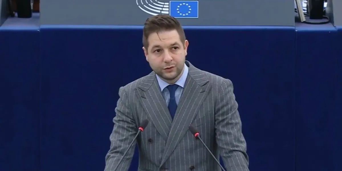 Jaki zmasakrował unijne elity. ″Zrobiliście z Europy pośmiewisko i kierujecie ją w stronę skansenu″