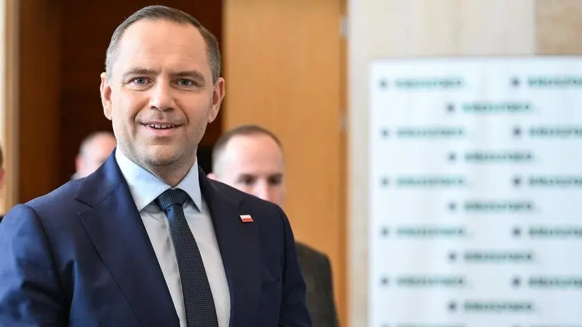 Nawrocki miał opiekować się seniorem w zamian za mieszkanie. Senior trafił jednak do Domu Opieki Społecznej.