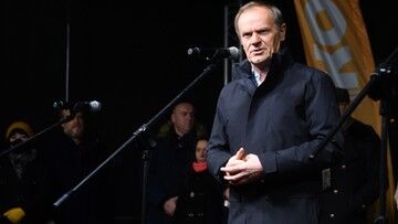 Donald Tusk złożył życzenie świąteczne. Obiecał Polakom prezent pod choinkę