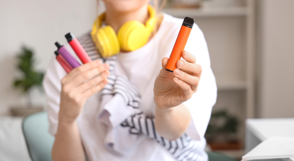 Jednorazowe e-papierosy to koszmar także dla środowiska. Szykuje się zakaz sprzedaży